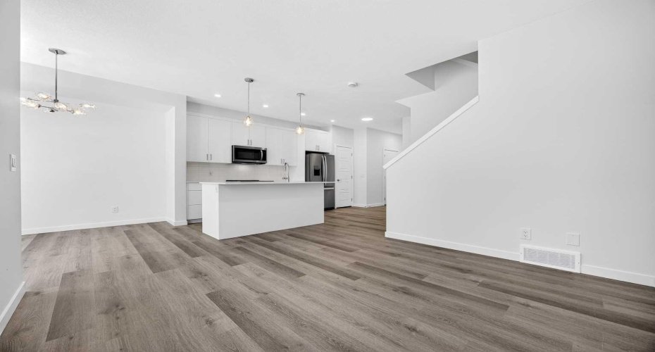 58 Creekside Way, Calgary, Alberta T2X 6E2, 4 Bedrooms Bedrooms, ,4 BathroomsBathrooms,Residential,For Sale,Creekside,A2292907