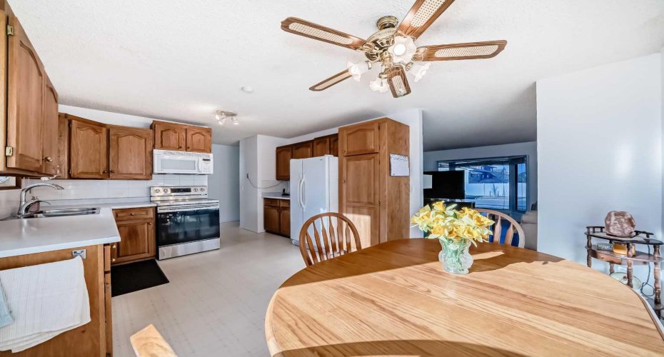 2205 80 Avenue, Calgary, Alberta T2C 1H3, 4 Bedrooms Bedrooms, ,2 BathroomsBathrooms,Residential,For Sale,80,A2290555