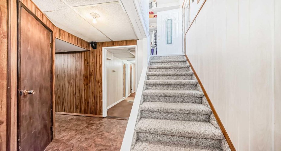 2205 80 Avenue, Calgary, Alberta T2C 1H3, 4 Bedrooms Bedrooms, ,2 BathroomsBathrooms,Residential,For Sale,80,A2290555