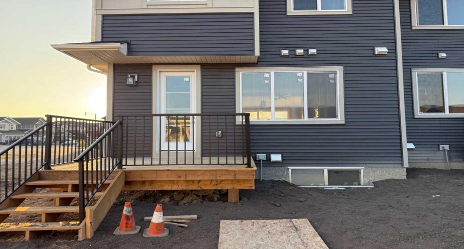 302 Sundown Road, Cochrane, Alberta T4C 3H2, 3 Bedrooms Bedrooms, ,3 BathroomsBathrooms,Residential,For Sale,Sundown,A2256036