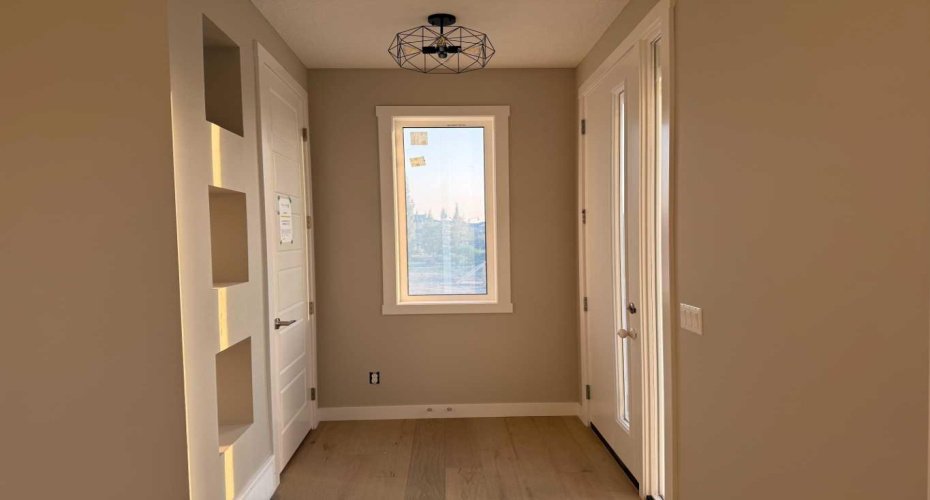 302 Sundown Road, Cochrane, Alberta T4C 3H2, 3 Bedrooms Bedrooms, ,3 BathroomsBathrooms,Residential,For Sale,Sundown,A2256036