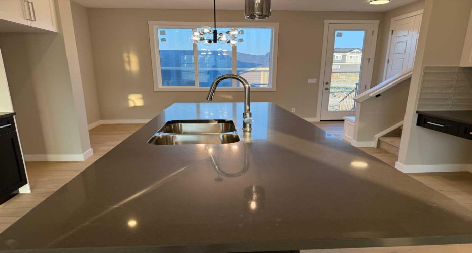 302 Sundown Road, Cochrane, Alberta T4C 3H2, 3 Bedrooms Bedrooms, ,3 BathroomsBathrooms,Residential,For Sale,Sundown,A2256036