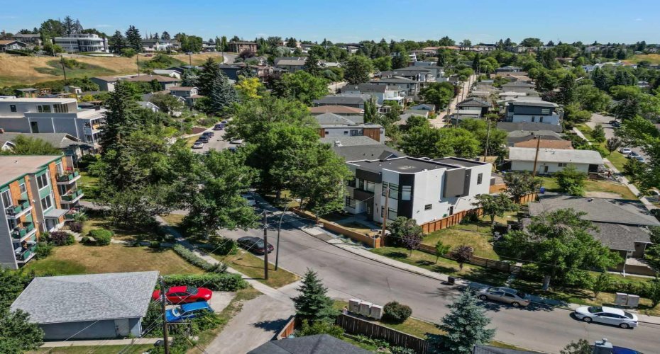809 Drury Avenue, Calgary, Alberta T2E 0M3, 6 Bedrooms Bedrooms, ,5 BathroomsBathrooms,Residential,For Sale,Drury,A2290626