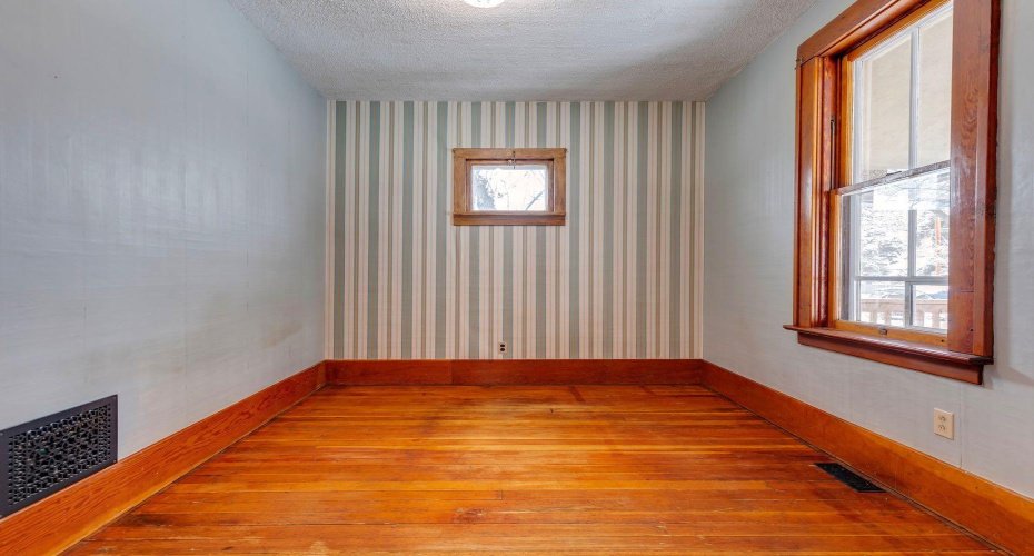 77 Elma Street, Okotoks, Alberta T1S 1J8, 4 Bedrooms Bedrooms, ,1 BathroomBathrooms,Residential,For Sale,Elma,A2290858