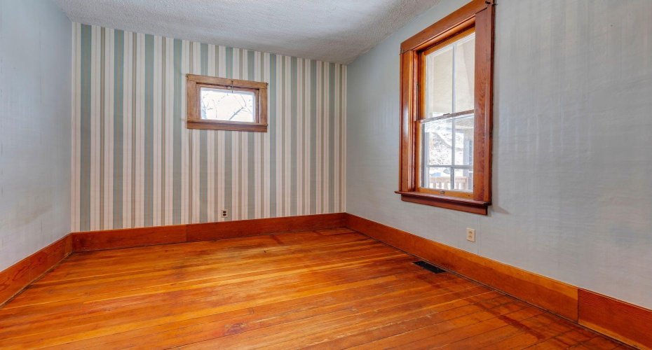 77 Elma Street, Okotoks, Alberta T1S 1J8, 4 Bedrooms Bedrooms, ,1 BathroomBathrooms,Residential,For Sale,Elma,A2290858