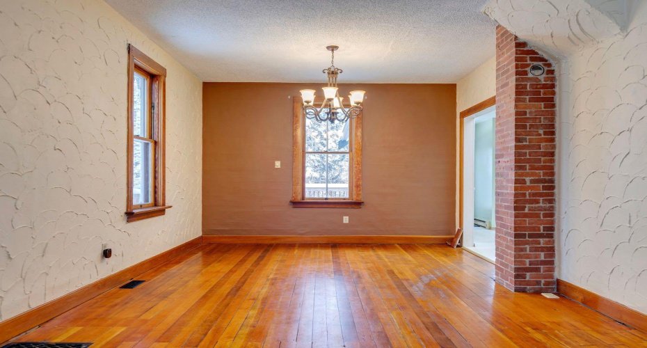 77 Elma Street, Okotoks, Alberta T1S 1J8, 4 Bedrooms Bedrooms, ,1 BathroomBathrooms,Residential,For Sale,Elma,A2290858