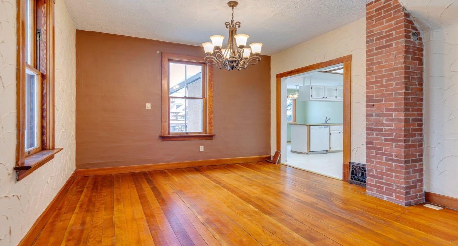 77 Elma Street, Okotoks, Alberta T1S 1J8, 4 Bedrooms Bedrooms, ,1 BathroomBathrooms,Residential,For Sale,Elma,A2290858