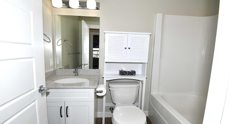 Main bathroom 4 piece