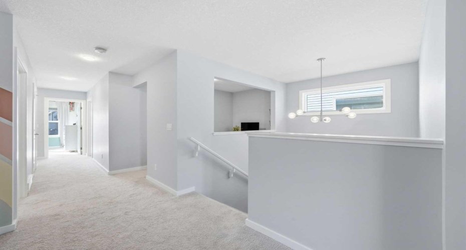 320 Sundown View, Cochrane, Alberta T4C 2R2, 3 Bedrooms Bedrooms, ,3 BathroomsBathrooms,Residential,For Sale,Sundown,A2292177