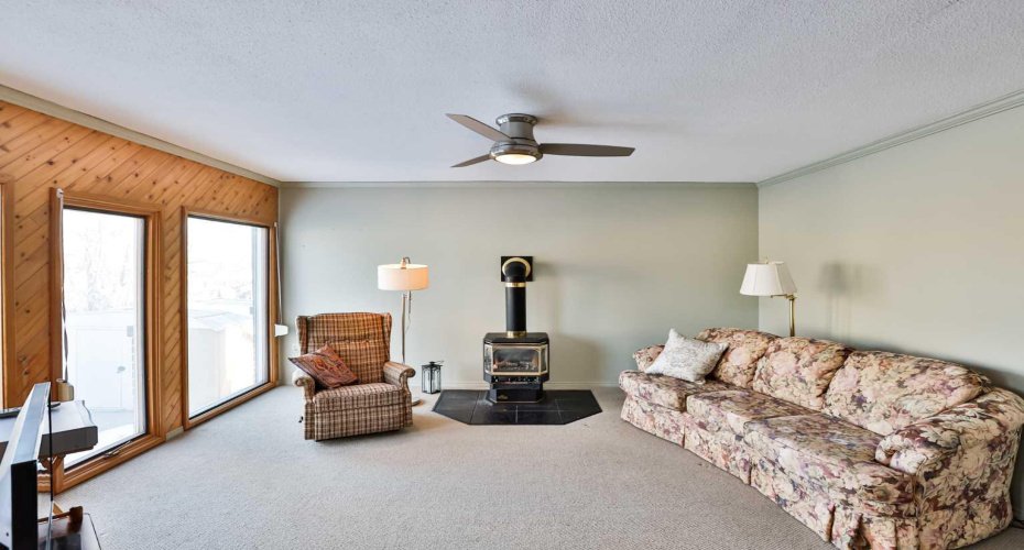 159 Park Avenue, Raymond, Alberta T0K 2S0, 4 Bedrooms Bedrooms, ,3 BathroomsBathrooms,Residential,For Sale,Park Avenue,A2292200