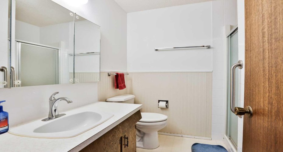 159 Park Avenue, Raymond, Alberta T0K 2S0, 4 Bedrooms Bedrooms, ,3 BathroomsBathrooms,Residential,For Sale,Park Avenue,A2292200