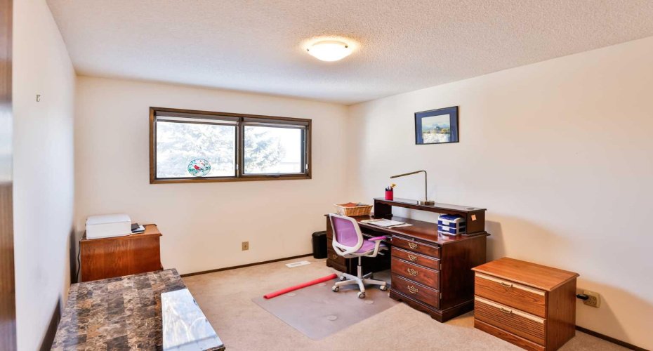 159 Park Avenue, Raymond, Alberta T0K 2S0, 4 Bedrooms Bedrooms, ,3 BathroomsBathrooms,Residential,For Sale,Park Avenue,A2292200