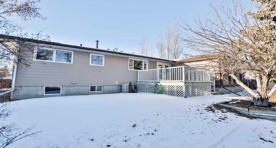 159 Park Avenue, Raymond, Alberta T0K 2S0, 4 Bedrooms Bedrooms, ,3 BathroomsBathrooms,Residential,For Sale,Park Avenue,A2292200