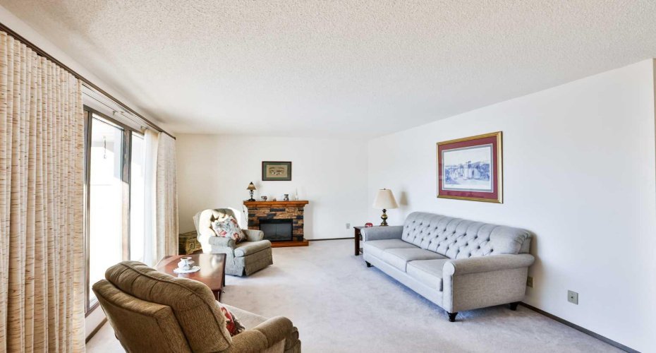 159 Park Avenue, Raymond, Alberta T0K 2S0, 4 Bedrooms Bedrooms, ,3 BathroomsBathrooms,Residential,For Sale,Park Avenue,A2292200