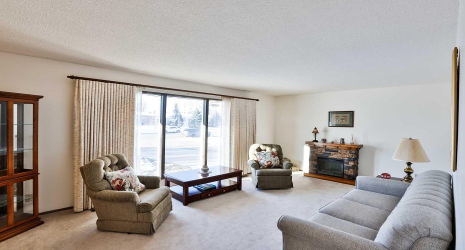 159 Park Avenue, Raymond, Alberta T0K 2S0, 4 Bedrooms Bedrooms, ,3 BathroomsBathrooms,Residential,For Sale,Park Avenue,A2292200