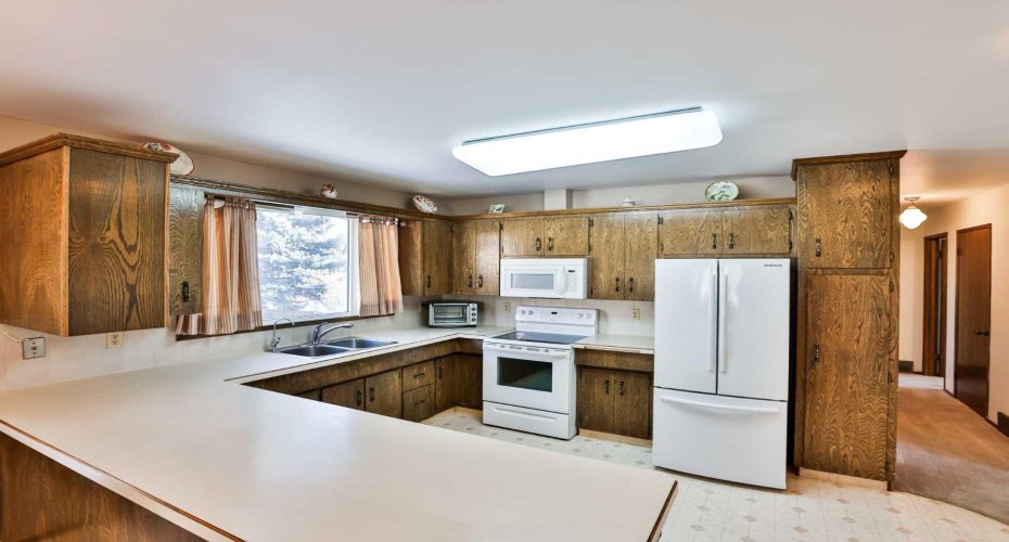 159 Park Avenue, Raymond, Alberta T0K 2S0, 4 Bedrooms Bedrooms, ,3 BathroomsBathrooms,Residential,For Sale,Park Avenue,A2292200