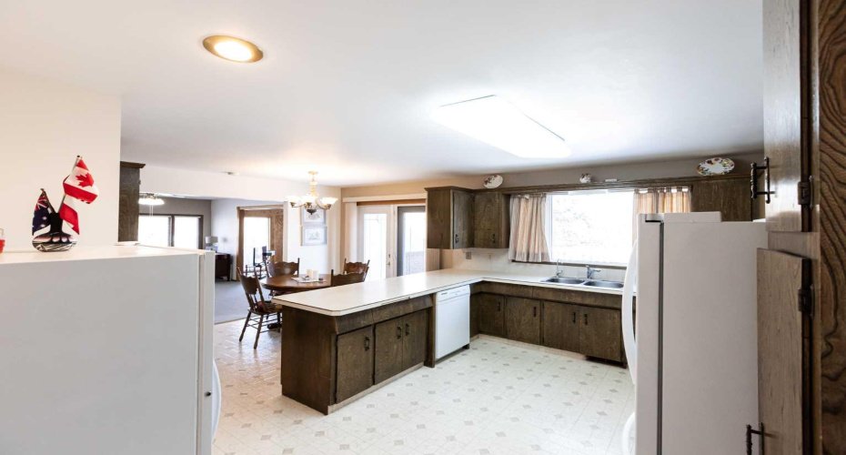 159 Park Avenue, Raymond, Alberta T0K 2S0, 4 Bedrooms Bedrooms, ,3 BathroomsBathrooms,Residential,For Sale,Park Avenue,A2292200