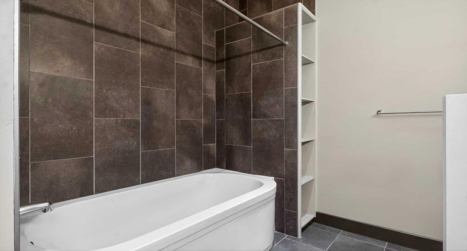 410 1 Avenue, Calgary, Alberta T2E 0B4, 2 Bedrooms Bedrooms, ,2 BathroomsBathrooms,Residential,For Sale,1,A2292236