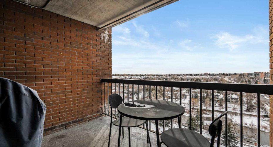 330 26 Avenue, Calgary, Alberta T2S 2T3, 2 Bedrooms Bedrooms, ,3 BathroomsBathrooms,Residential,For Sale,26,A2292317