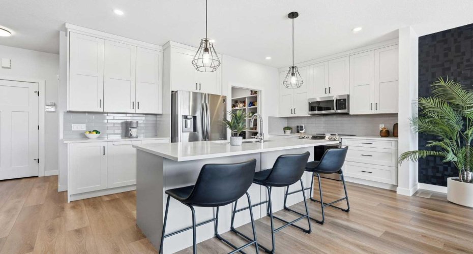 376 Fireside Way, Cochrane, Alberta T4C 3B1, 4 Bedrooms Bedrooms, ,3 BathroomsBathrooms,Residential,For Sale,Fireside,A2292325