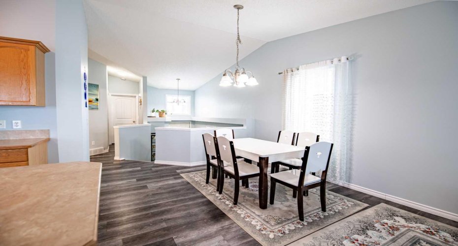 42 Johns Street, Red Deer, Alberta T4P 4C8, 3 Bedrooms Bedrooms, ,2 BathroomsBathrooms,Residential,For Sale,Johns,A2292356