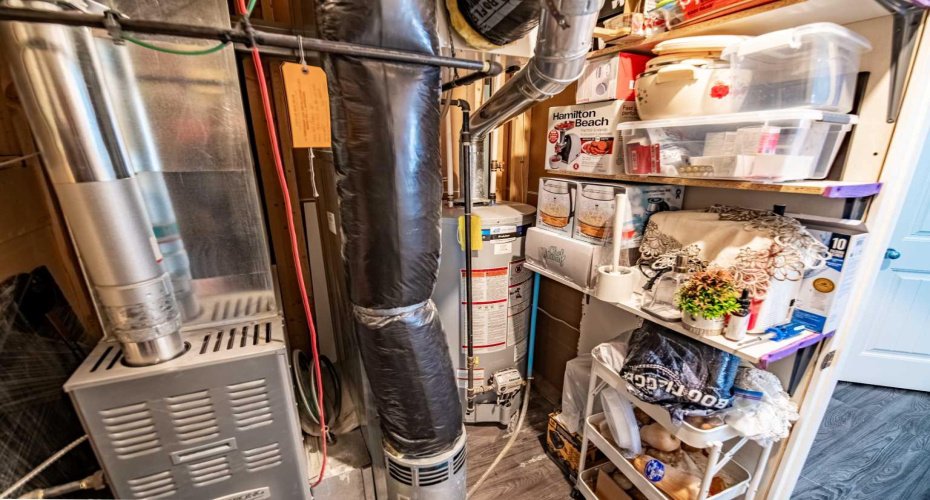 42 Johns Street, Red Deer, Alberta T4P 4C8, 3 Bedrooms Bedrooms, ,2 BathroomsBathrooms,Residential,For Sale,Johns,A2292356