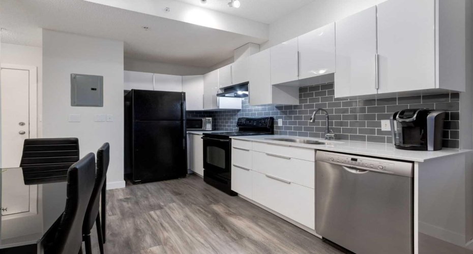 1053 10 Street, Calgary, Alberta T2R 1S6, 1 Bedroom Bedrooms, ,1 BathroomBathrooms,Residential,For Sale,10,A2292378