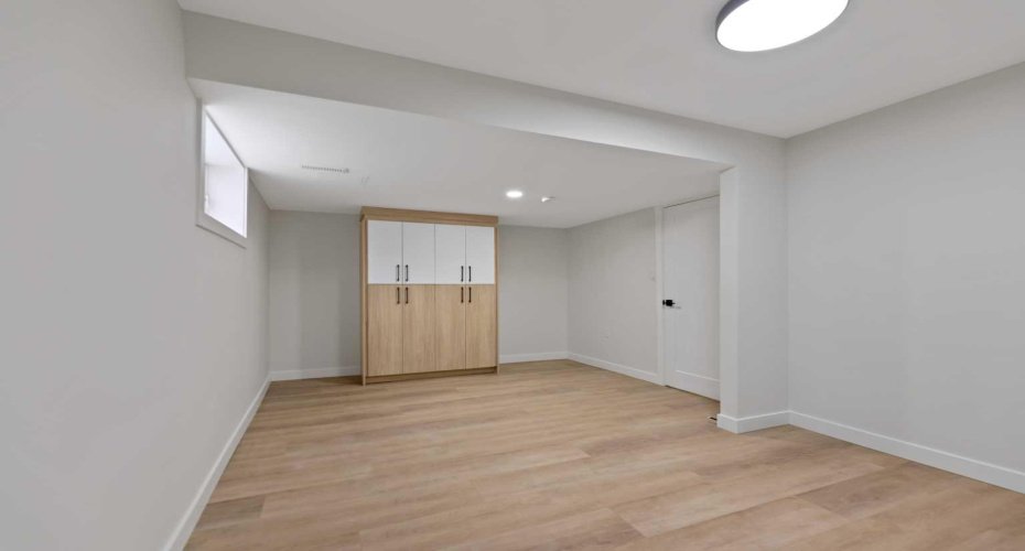 2031 24 Avenue, Calgary, Alberta T2E8H4, 5 Bedrooms Bedrooms, ,2 BathroomsBathrooms,Residential,For Sale,24,A2292390