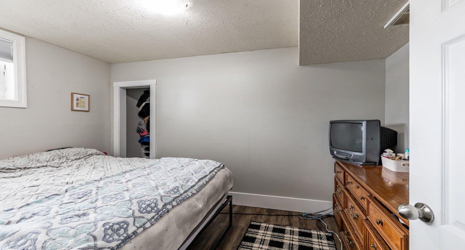 447 Allowance Avenue, Medicine Hat, Alberta T1A3E1, ,Multi-family,For Sale,Allowance,A2292468