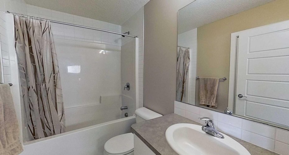 109 Heartland Boulevard, Cochrane, Alberta T4C2R1, 3 Bedrooms Bedrooms, ,3 BathroomsBathrooms,Residential,For Sale,Heartland,A2292507