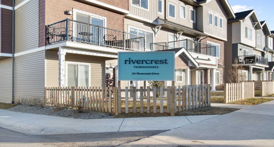 24 Rivercrest Drive, Cochrane, Alberta T4C 2C5, 2 Bedrooms Bedrooms, ,2 BathroomsBathrooms,Residential,For Sale,Rivercrest,A2292815