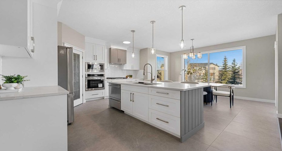 125 Seagreen Passage, Chestermere, Alberta T1X0G5, 5 Bedrooms Bedrooms, ,4 BathroomsBathrooms,Residential,For Sale,Seagreen,A2292977