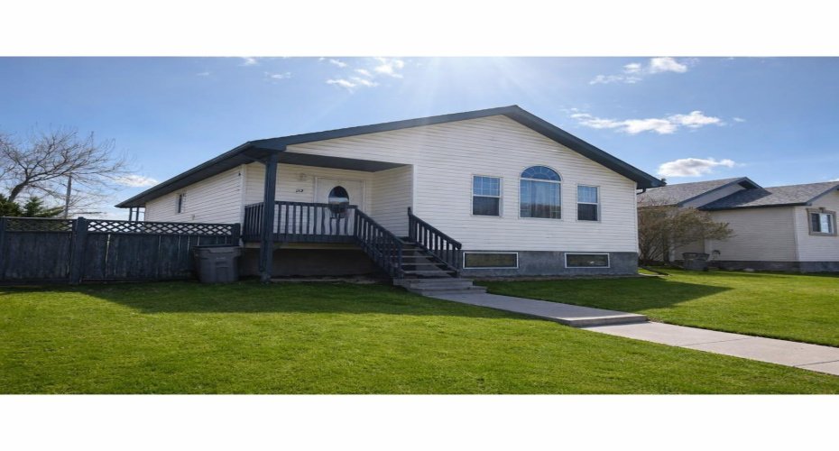 22 KREINER Crescent, Whitecourt, Alberta T7S 1X5, 4 Bedrooms Bedrooms, ,2 BathroomsBathrooms,Residential,For Sale,KREINER,A2293087