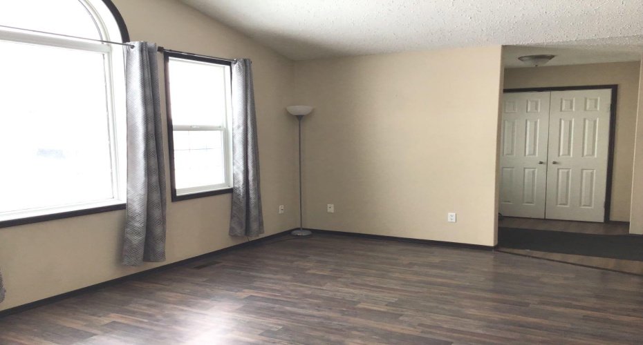 22 KREINER Crescent, Whitecourt, Alberta T7S 1X5, 4 Bedrooms Bedrooms, ,2 BathroomsBathrooms,Residential,For Sale,KREINER,A2293087