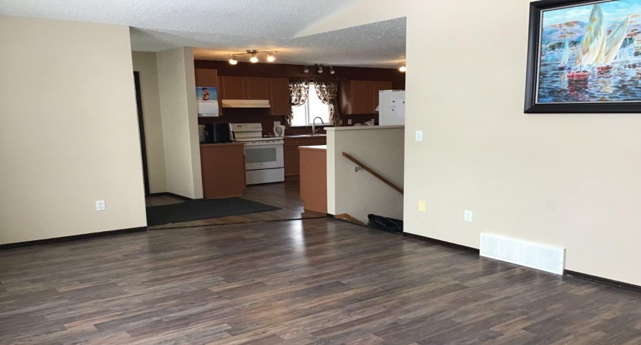 22 KREINER Crescent, Whitecourt, Alberta T7S 1X5, 4 Bedrooms Bedrooms, ,2 BathroomsBathrooms,Residential,For Sale,KREINER,A2293087