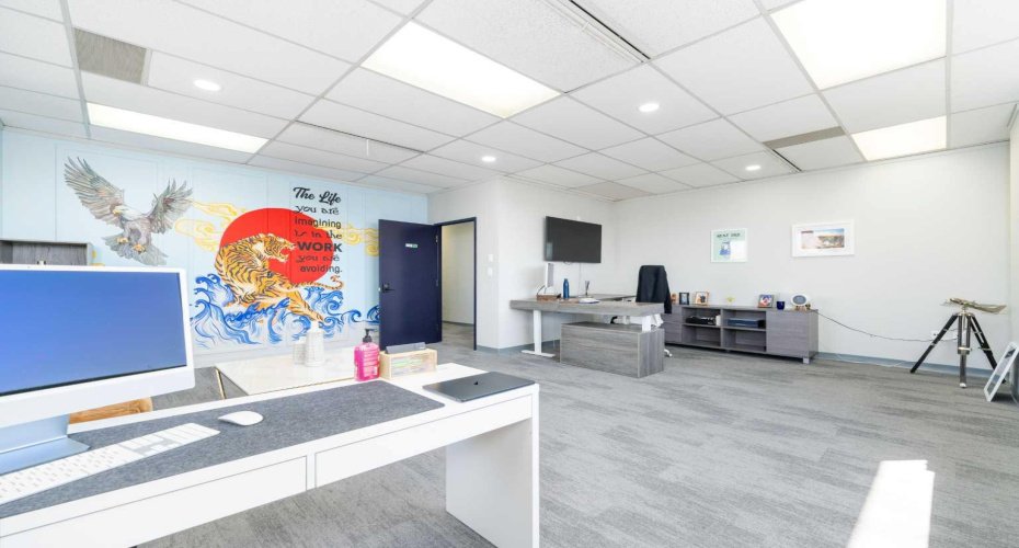 12 Manning Close, Calgary, Alberta T2E 7N6, ,Commercial,For Lease,Manning,A2293130