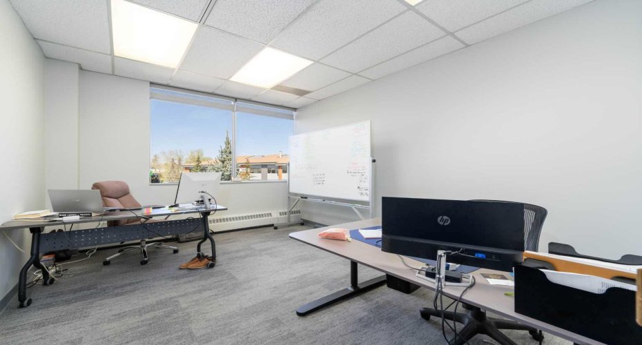 12 Manning Close, Calgary, Alberta T2E 7N6, ,Commercial,For Lease,Manning,A2293130