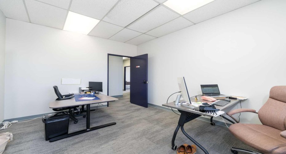 12 Manning Close, Calgary, Alberta T2E 7N6, ,Commercial,For Lease,Manning,A2293130