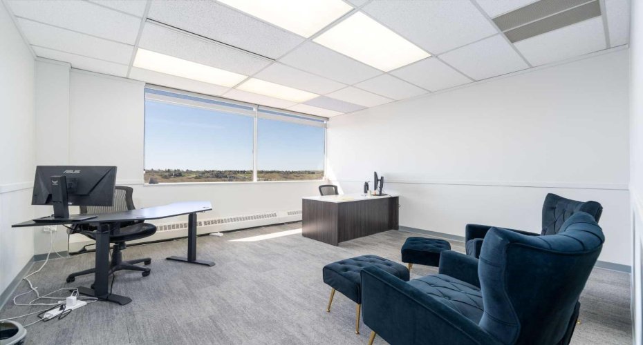 12 Manning Close, Calgary, Alberta T2E 7N6, ,Commercial,For Lease,Manning,A2293130
