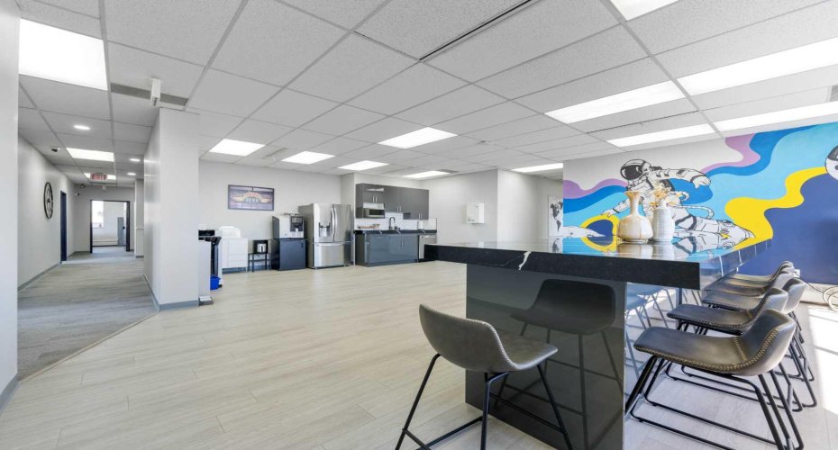 12 Manning Close, Calgary, Alberta T2E 7N6, ,Commercial,For Lease,Manning,A2293130