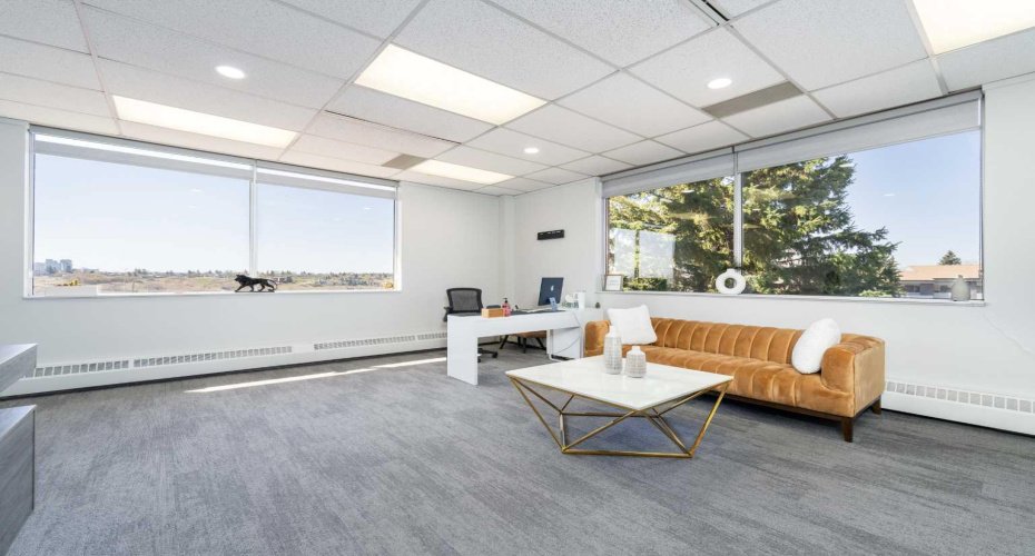 12 Manning Close, Calgary, Alberta T2E 7N6, ,Commercial,For Lease,Manning,A2293130