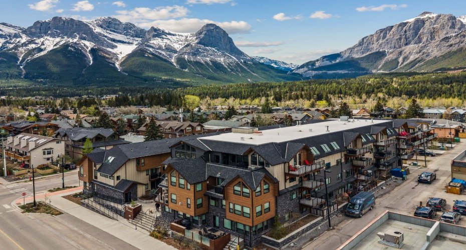 810 7th Street, Canmore, Alberta T1W 0N4, 2 Bedrooms Bedrooms, ,2 BathroomsBathrooms,Residential,For Sale,7th,A2293144