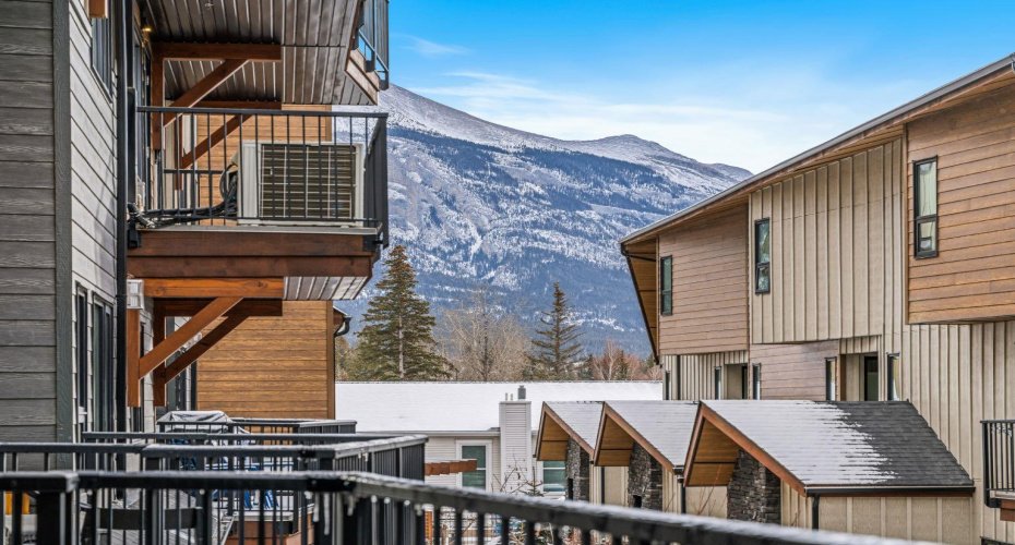 810 7th Street, Canmore, Alberta T1W 0N4, 2 Bedrooms Bedrooms, ,2 BathroomsBathrooms,Residential,For Sale,7th,A2293144