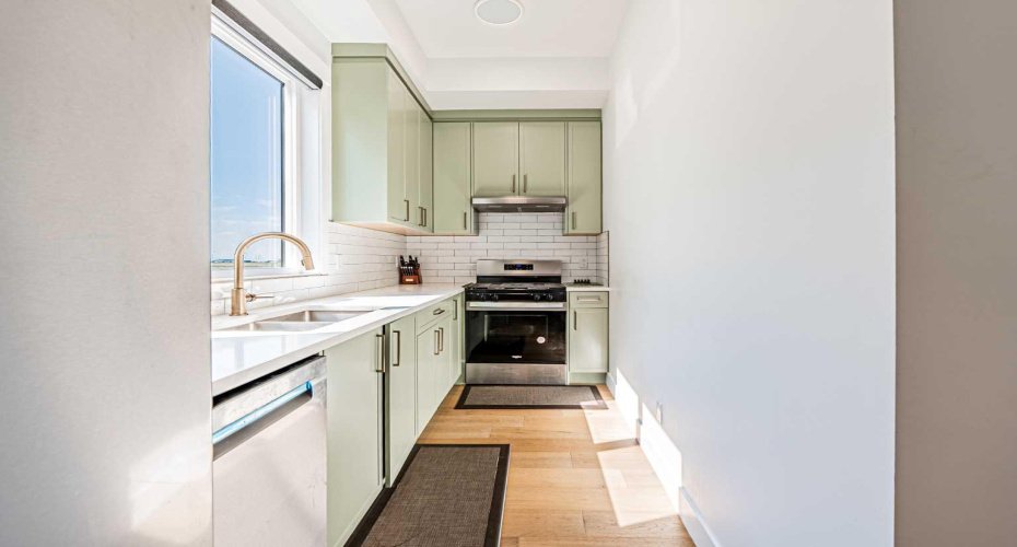 424 Watercrest Place, Chestermere, Alberta T1X 2Y9, 8 Bedrooms Bedrooms, ,7 BathroomsBathrooms,Residential,For Sale,Watercrest,A2293178