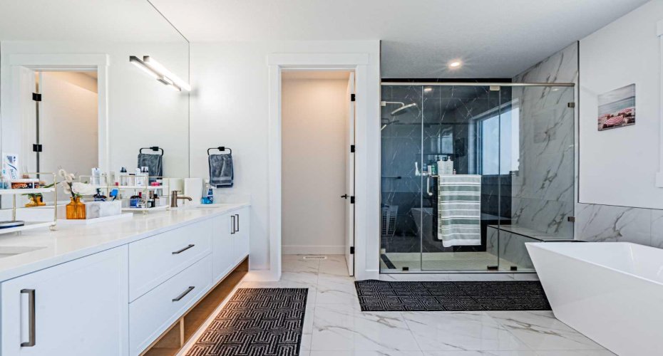 424 Watercrest Place, Chestermere, Alberta T1X 2Y9, 8 Bedrooms Bedrooms, ,7 BathroomsBathrooms,Residential,For Sale,Watercrest,A2293178