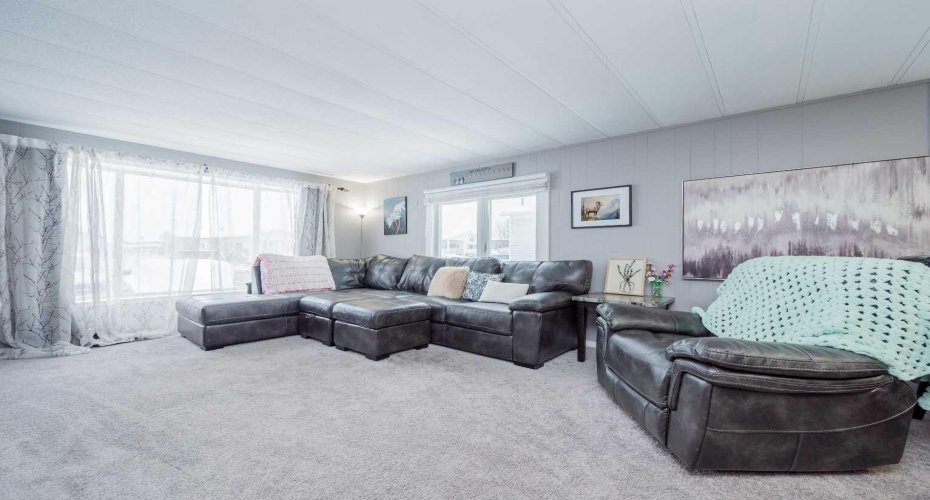 10615 88 Street, Grande Prairie, Alberta T8X 1P5, 2 Bedrooms Bedrooms, ,1 BathroomBathrooms,Mobile,For Sale,88,A2293183