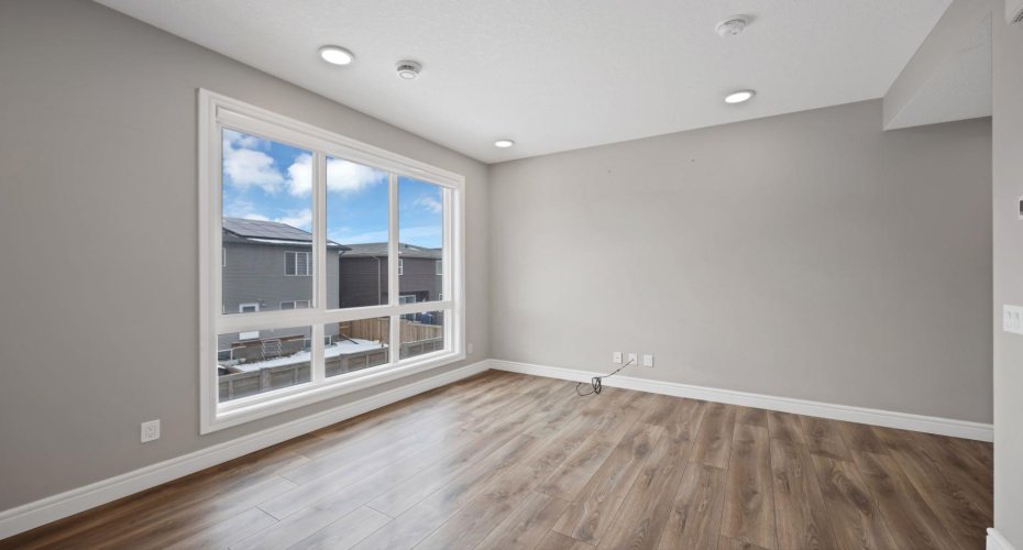 10060 46 Street, Calgary, Alberta T3J 2H8, 2 Bedrooms Bedrooms, ,3 BathroomsBathrooms,Residential,For Sale,46,A2293189