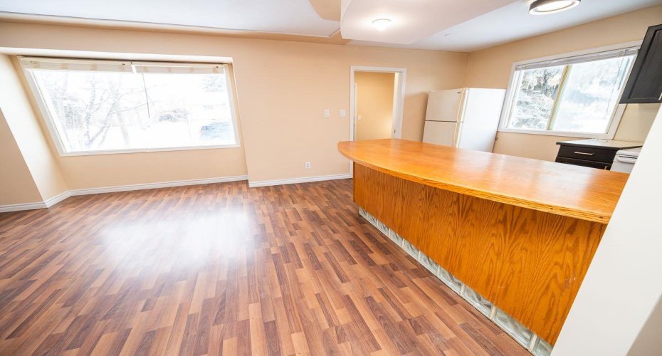 5811 43 Avenue, Red Deer, Alberta T4N 3E5, 2 Bedrooms Bedrooms, ,3 BathroomsBathrooms,Residential,For Sale,43,A2293203