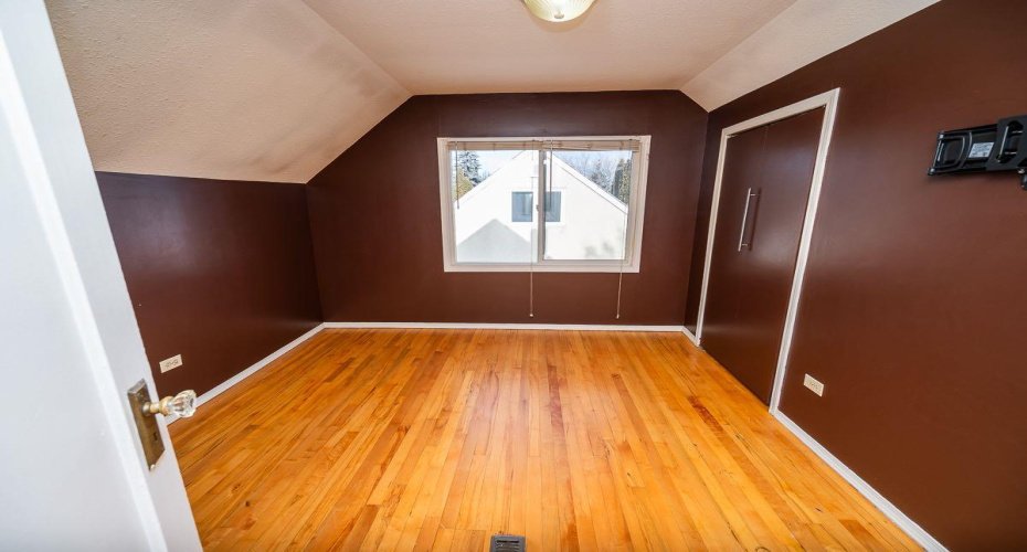 5811 43 Avenue, Red Deer, Alberta T4N 3E5, 2 Bedrooms Bedrooms, ,3 BathroomsBathrooms,Residential,For Sale,43,A2293203