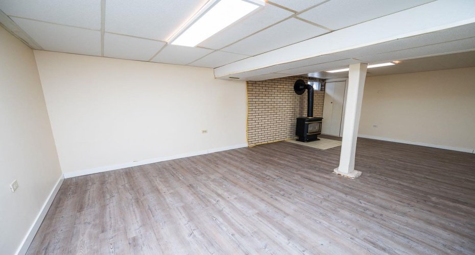 5811 43 Avenue, Red Deer, Alberta T4N 3E5, 2 Bedrooms Bedrooms, ,3 BathroomsBathrooms,Residential,For Sale,43,A2293203